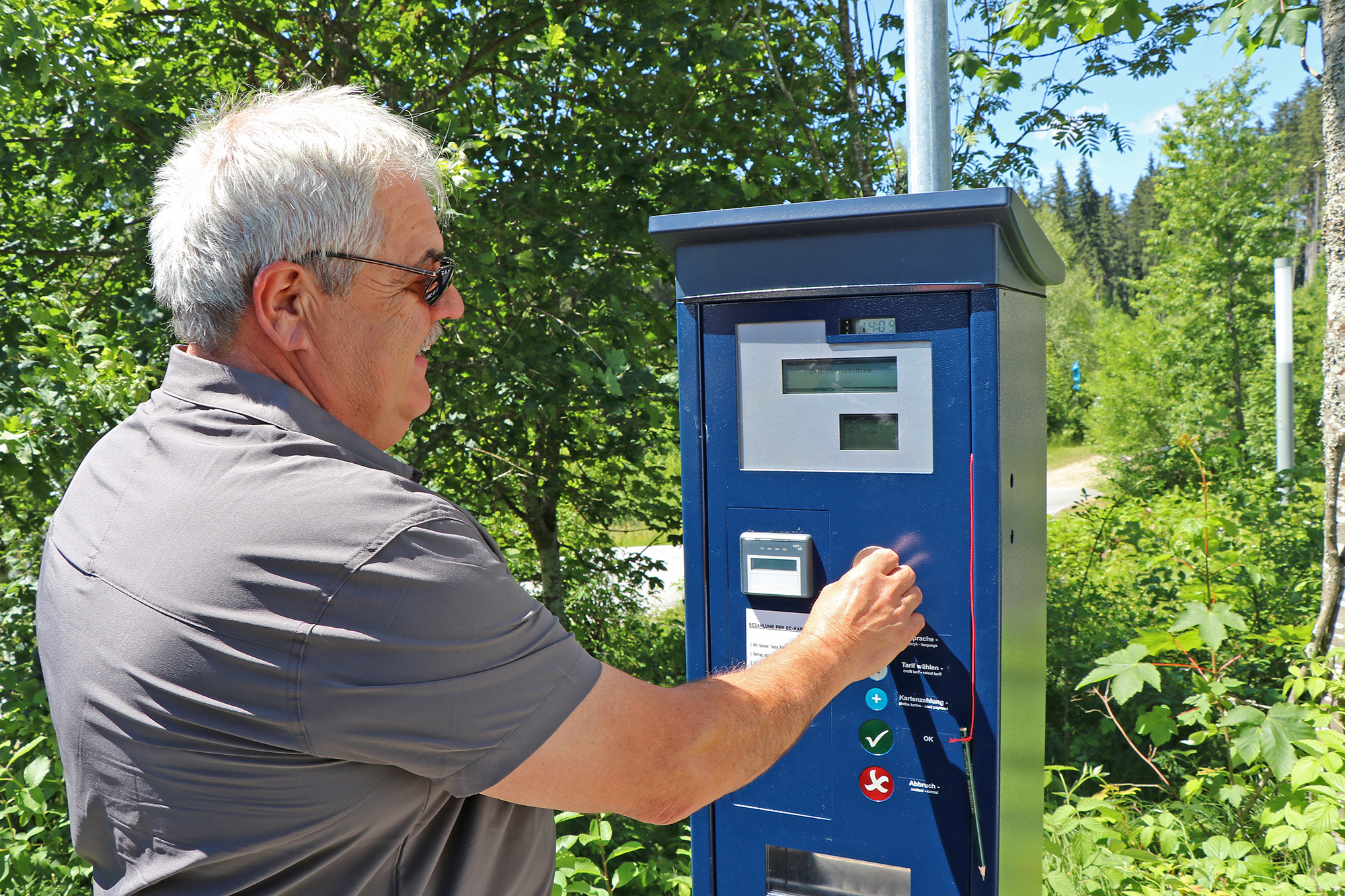 npv_bw_-_pm_50-20_parkscheinautomaten_fuer_das_nationalparkzentrum_falkenstein.jpg