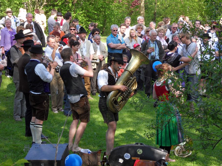 Volksmusikspektakel "Drumherum"