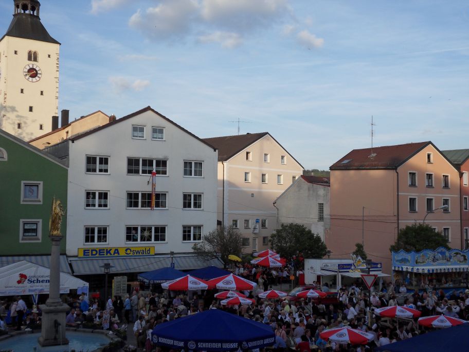am Stadtplatz in Regen beim Festival Drumherum 2008 