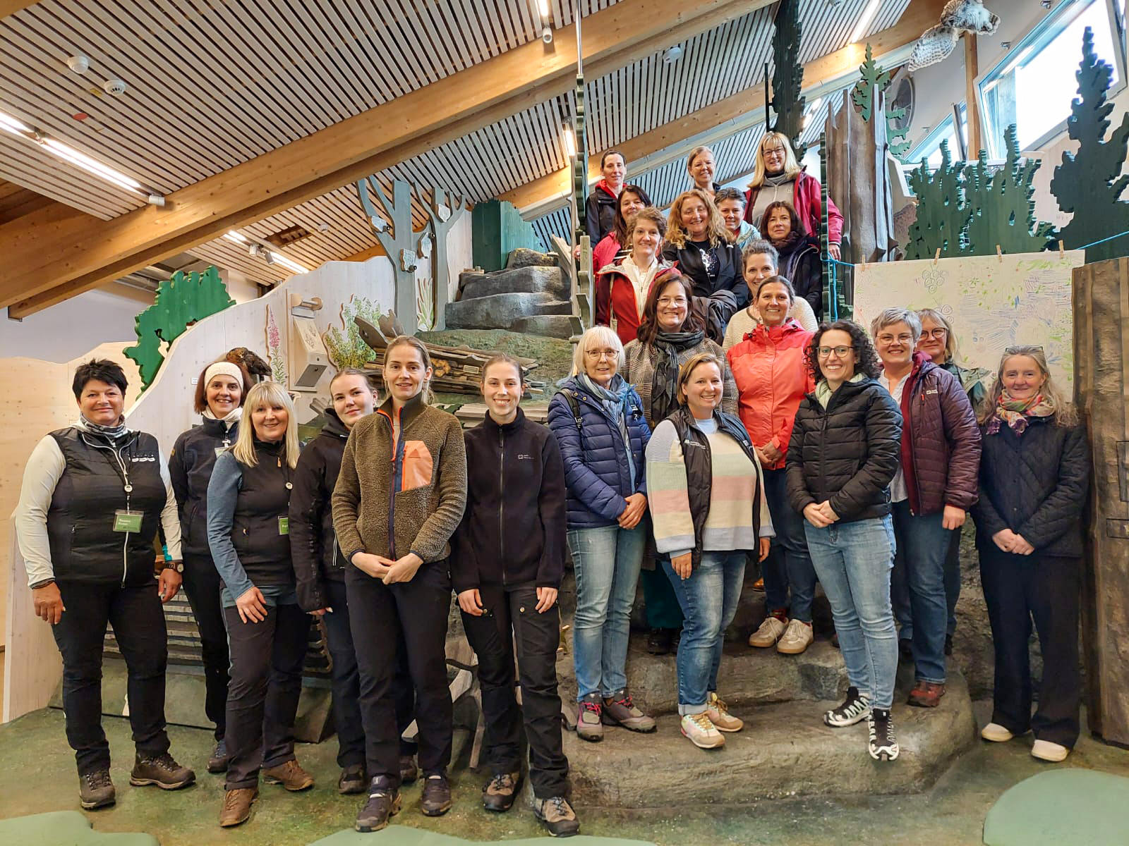 20 Lehrer und Erzieher der Nationalparkschulen und Kindergärten nahmen das Fortbildungsangebot des Nationalparks gerne an. (Foto: Bernadette Weber/Nationalpark Bayerischer Wald)